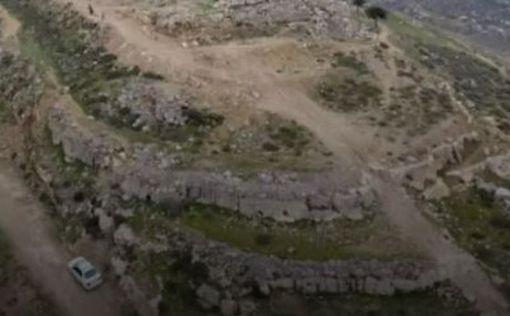 Палестинцы проложили дорогу через археологические раскопки