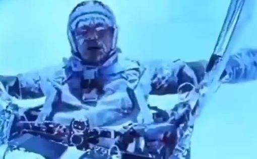 В Китае парапланерист случайно поднялся на высоту 8,5 км при температуре -40°C