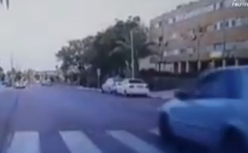 Видео: сбил девочку на перекрестке и сбежал