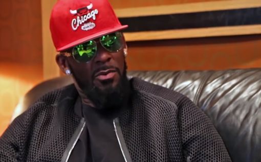 Певца R Kelly обвиняют в изнасиловании несовершеннолетних