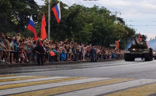 Севастополь: танк Т-34 чуть не наехал на людей