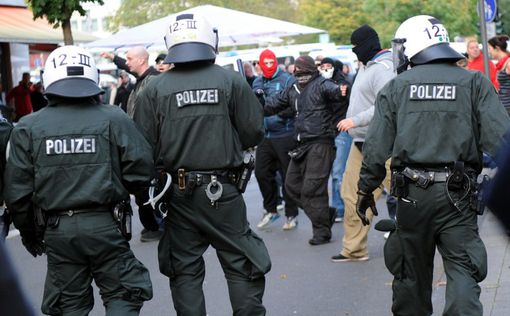 Антиисламский бунт в Кельне: полиция разогнала 5000 человек