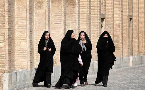 США ввели новые санкции против иранских чиновников за нарушение прав женщин